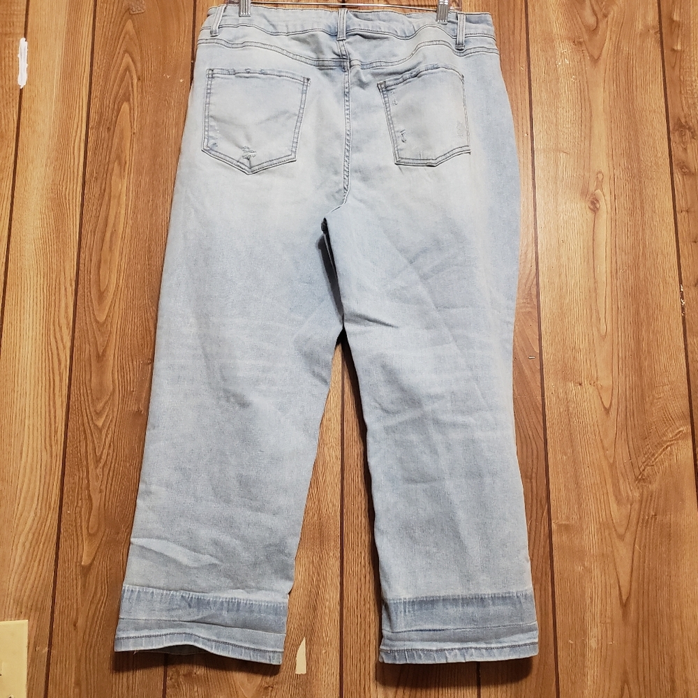 Cropped Boyfriend Jean in size 18 features a high rise, stretch The Time and Tru - Picture 2 of 5